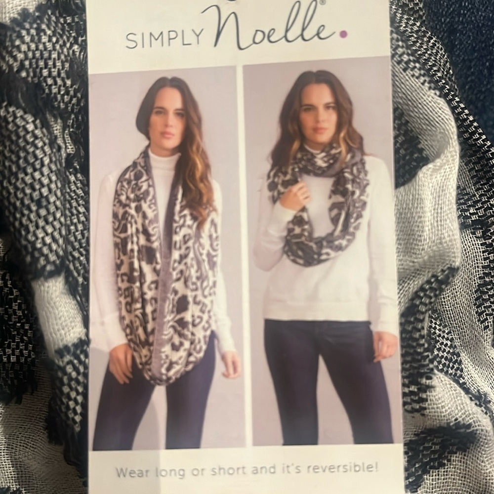 simply noelle grey and white floral patterned infinity scarf
